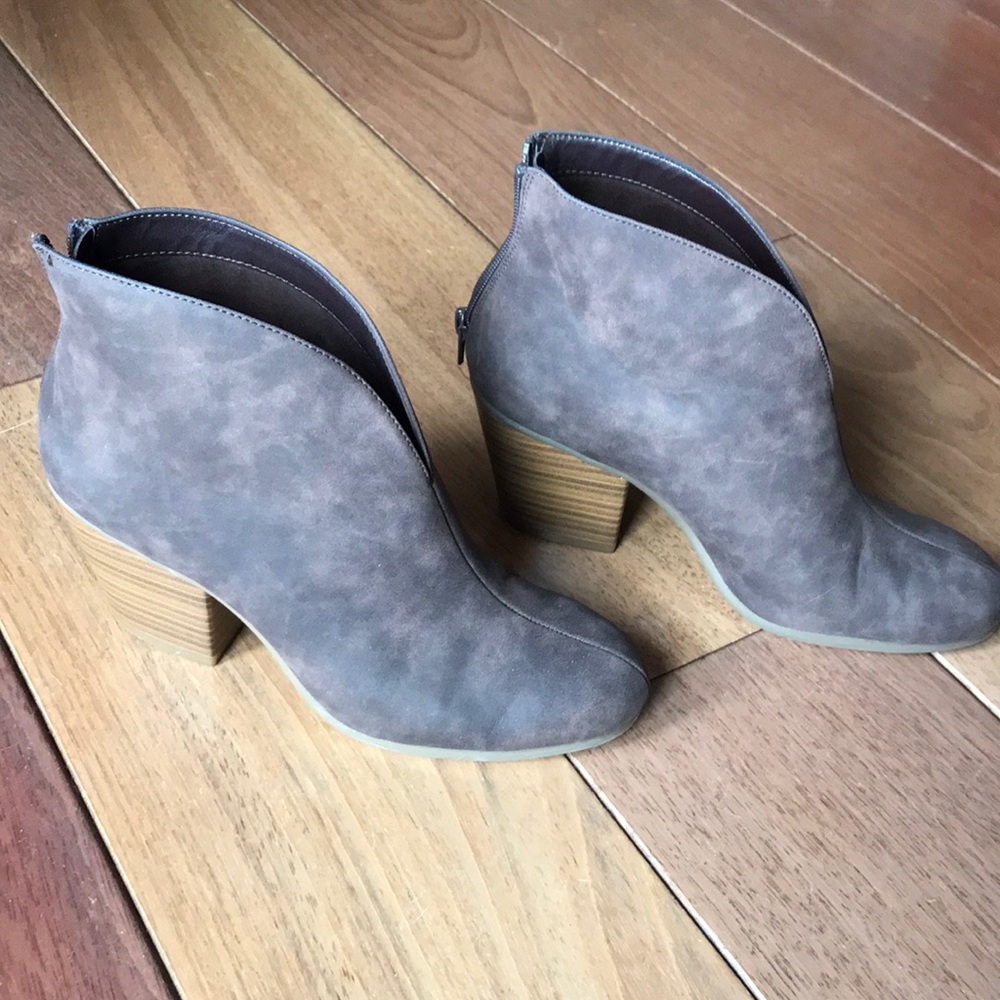 Aerosoles brown leather bootie A2